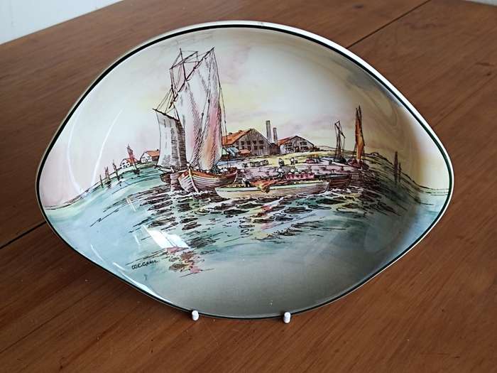 Royal Doulton Home waters serving bowl
