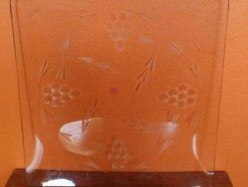 SQUARE PLATE WITH GRAPE PATTERN
