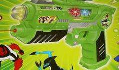 Brand NEW ben 10 Alien Force LIGHTS AND SOUND GUN - R1 NO Reserve Auction