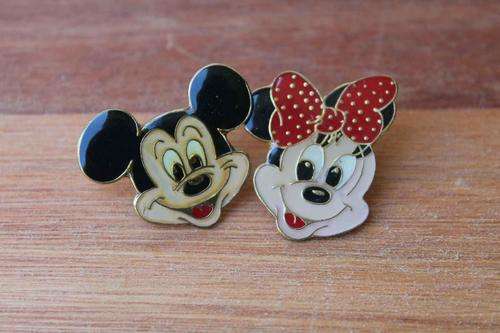 Disney Badges Micky and Minnie Mouse