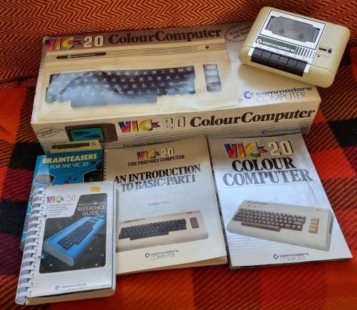 VIC-20 Color Computer (in-) Complete Starter Pack