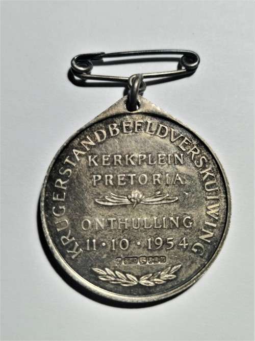 1954 SILWER KRUGER STANDBEELDVERSKUIWING MEDALJE. 16.74 GRAMS. STAMPED.
