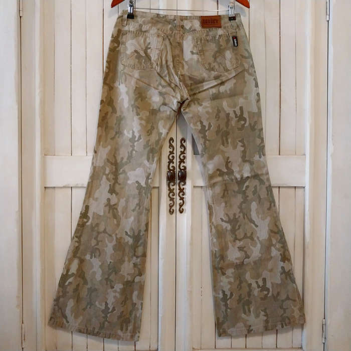 SOVIET LOW-RISE CAMO FLARE LEG JEANS W30 - CAMO