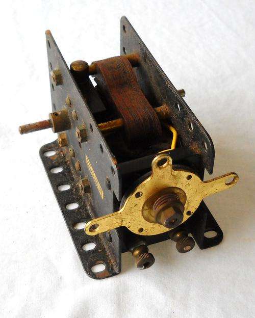 MECCANO-E20R-20 VOLT ELECTRIC MOTOR-REVERSING-BOXED-COSMETICALLY EXCELLENT CONDITION