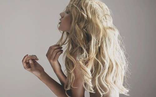 20" Light Blonde Wavy Clipinhair Extensions