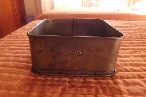 Square Antique Cake Tin with loose bottom - Made in England by Jala