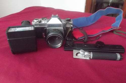 Chinon Film Camera CS 224096  with  Sunpak Auto Flash