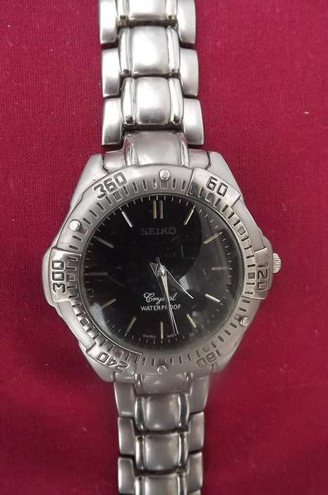 Seiko Men's Crystal Waterproof Black face Watch - working