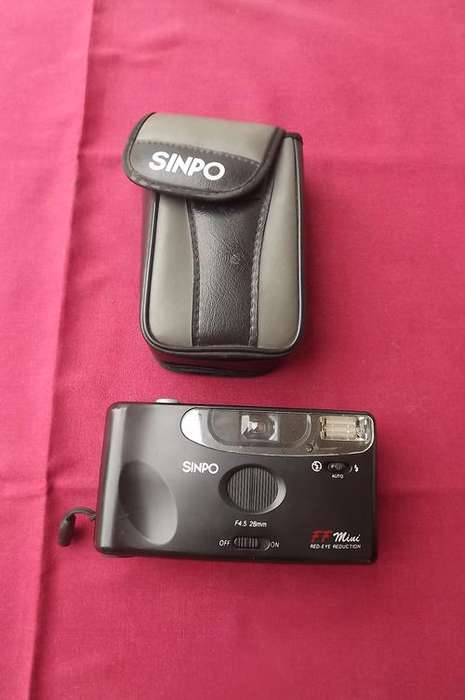 Sinpo model FF88 film Camera