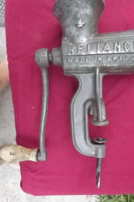 Husqvarna No 8 Cast Iron Hand Mincer