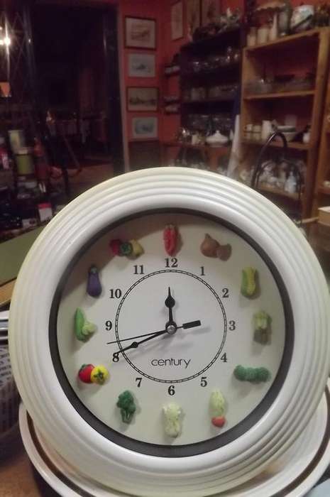 Century Wall Clock for Kitchen - working but second hand is bent and gives some problems-24.5cm diam