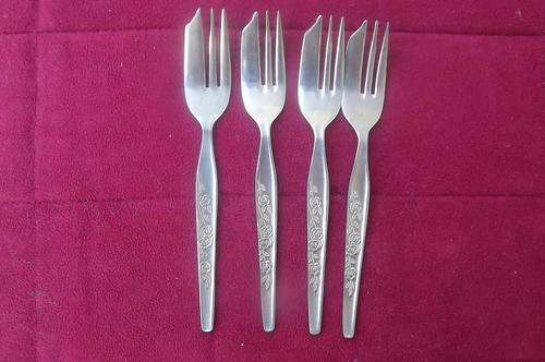 Set of 4 Stainless Steel Cake Forks with Rose Design - good condition