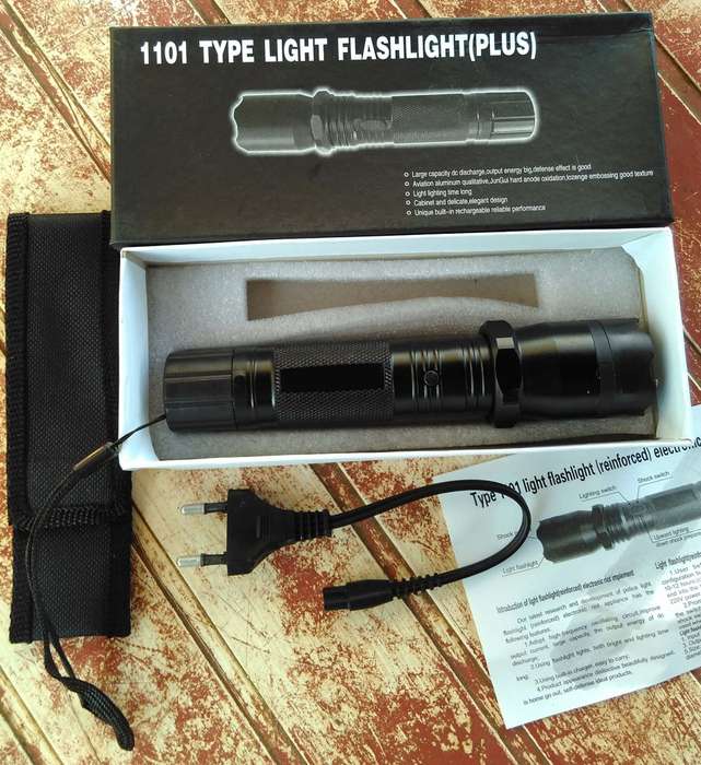 Taser and torch, rechargeable metal stun gun flashlight