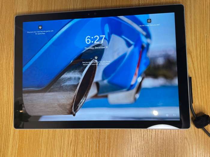 Microsoft Surface Pro 4 - Intel Core i5 256GB/8GBRAM Wi-Fi Only