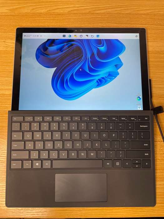 Microsoft Surface Pro 4 - Intel Core i5 256GB/8GBRAM Wi-Fi Only