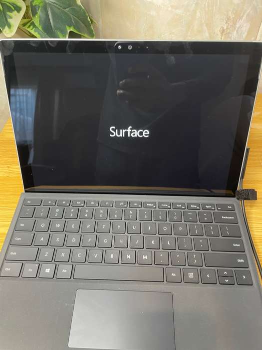 Microsoft Surface Pro 4 - Intel Core i5 256GB/8GBRAM Wi-Fi Only