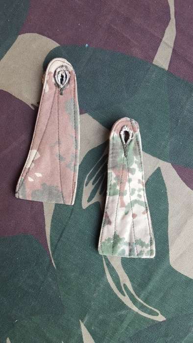 used SAP 1st patt camo loose bush-jacket eppaulettes - pair in good condition (scarce)