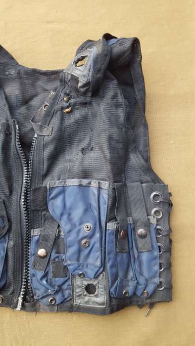 pre-1994 SAP STF blue R1 mag assault vest - adjustable - used & no damage condition