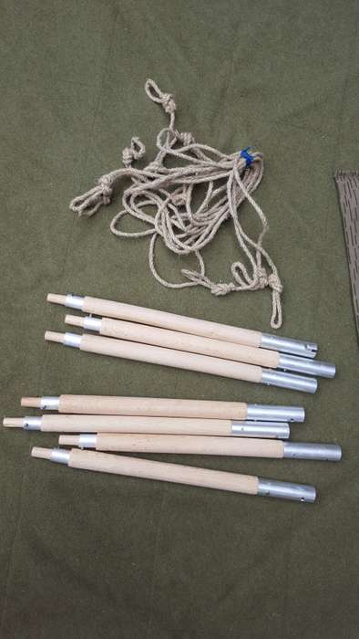 cold war era EG (DDR) strichtarn (falling rain) Zeltbahn pole and string set in camo carry bag new