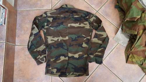 1990's (and earlier) Italian cold war era issue woodlands camo jacket/ top in size med very good mil