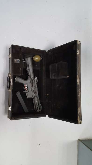 used old music instrument hard case ideal for use as a discrete weapon carry case ala gangster style
