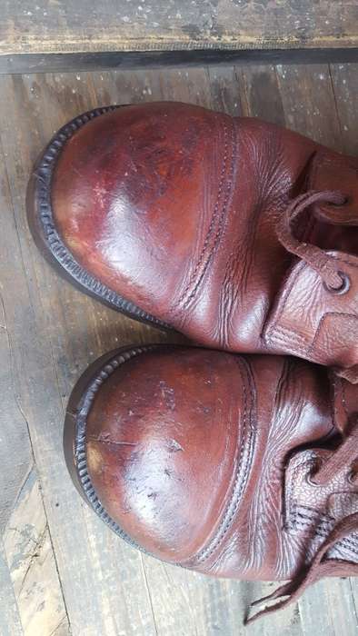 lovely used condition pair of UDF/ SADF era red leather size 11 UK combat boots - good wearable cond