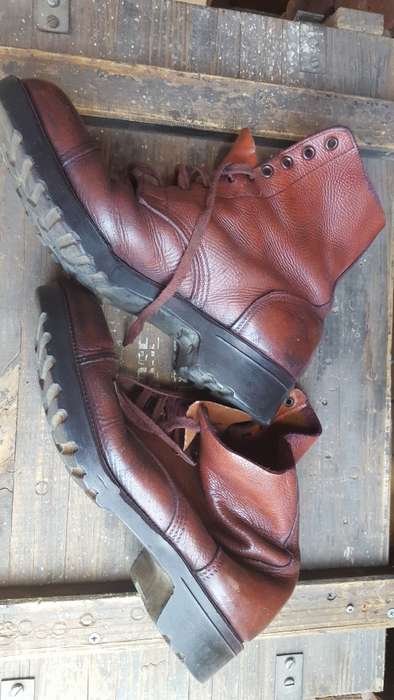lovely used condition pair of UDF/ SADF era red leather size 11 UK combat boots - good wearable cond
