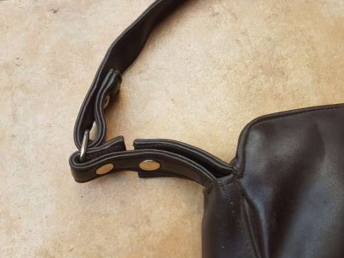 scarce original SADF era Female issue handbag - dark brown vinyl (faux leather) - no damage one zip