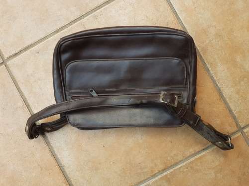 scarce original SADF era Female issue handbag - dark brown vinyl (faux leather) - no damage one zip