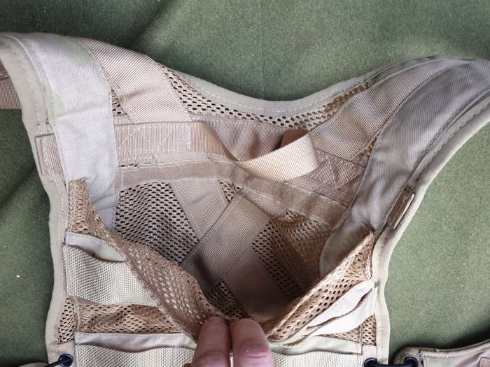 original (confirmed) UAE (Dubai) armed forces used hot extraction assault vest deset camo 20rd mags