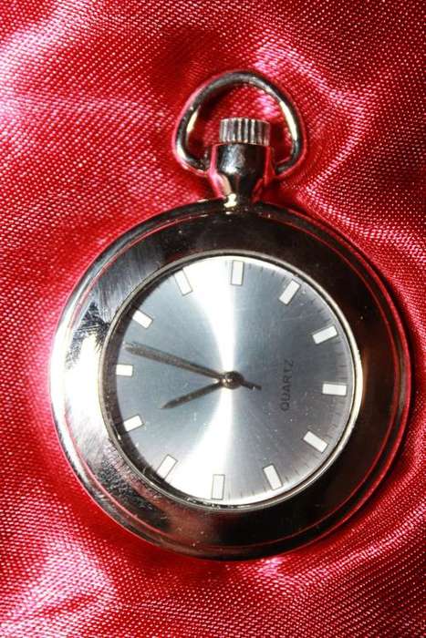 QUARTZ POCKET WATCH!!!SILVER