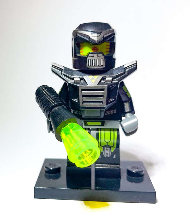 Lego Minifigure - Evil Mech - Series 11 - 2013 (Complete)
