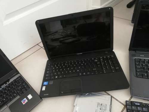 ***6x LAPTOPS,HARD DRIVES, DISKS, WIFI ROUTERS, REMOTE BOOSTERS, BAG, SPEAKERS**READ AD******