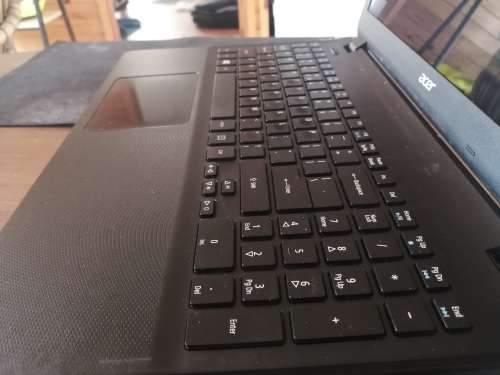 **FREE FREIGHT FRIDAY***ACER ASPIRE ES1 I3, 1TB HDD AND FREE NEW BACKPACK BAG****