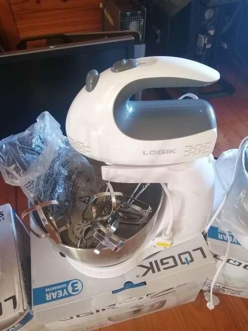 **LOT OF 3 X LOGIC 5 SPEED STAND MIXERS WITH ACCESSORIES**REPAIRS OR SPARES****
