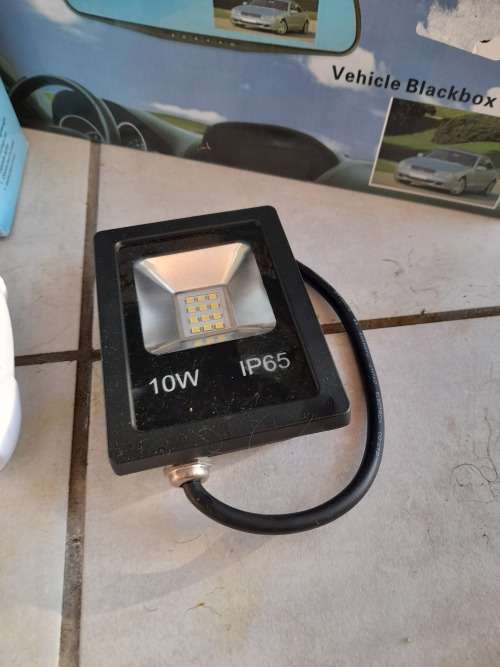 **CRAZY WED SPECIAL*LIQUIDATION STOCK**BULK LOT OF UNTESTED ELECTRONICS***