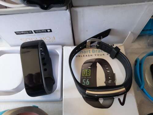 ***SNAP FRI SPECIAL**LIQUIDATION STOCK**BULK LOT OF UNTESTED 3G SMART WATCHES*****