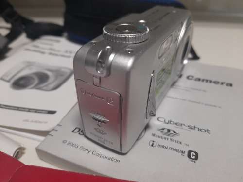 *MAY MADNESS DEALS*LOT OF 2 CAMERAS**KODAK WITH BAG*SONY WITH BAY+2 FREE NEW 16GB MEMORY CARDS**