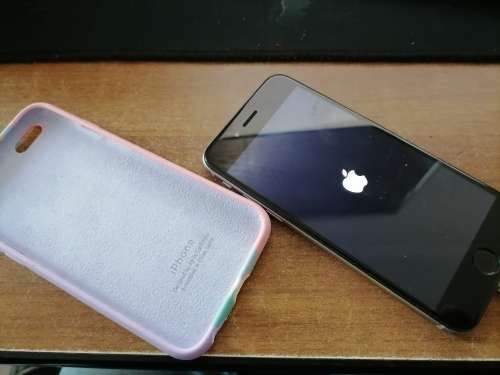 *BELLCO BARGAIN BUYS*APPLE IPHONE 6 WITH POUCH AND CHARGER*SHOWS APPLE LOGO THEN OFF AND ON*AS IS**