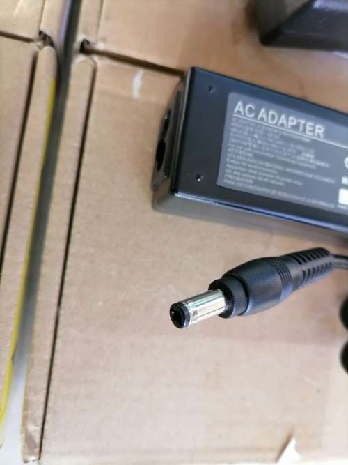 *SPRING SPECIAL*LOT OF 6X BRAND NEW LAPTOP CHARGES,SOME ORIGINAL SOME AFTERMARKET*OVER R3000 VALUE*
