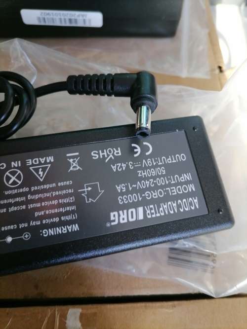 *SPRING SPECIAL*LOT OF 6X BRAND NEW LAPTOP CHARGES,SOME ORIGINAL SOME AFTERMARKET*OVER R3000 VALUE*