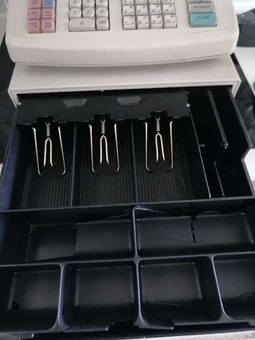 *LIQUIDATION ITEM*WORKING SHARK XE-A203 THERMAL ELECTRONIC CASH REGISTER WITH CASH TILL*