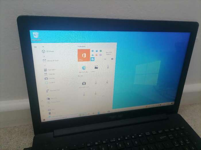 ASUS X553M LAPTOP*8GB RAM,750GB HDD,WINDOWS 10, CHARGER