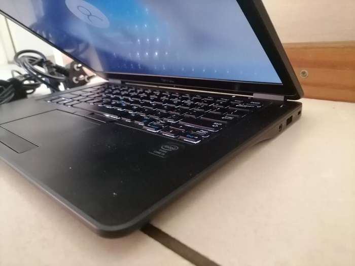 i5 DELL LATITUDE E7450 5TH GEN, 8GB RAM, 500GB HDD, BATTERY 100%,W10/OFFICE ORIGINAL CHARGER