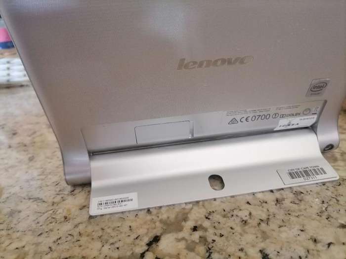 LENOVO YOGA 2, 8` INCH TABLET WITH BUILT IN STAND