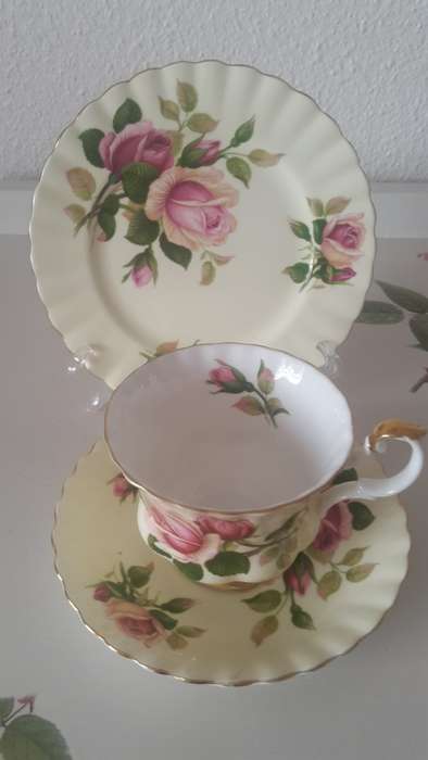 ROYAL ALBERT TRIO