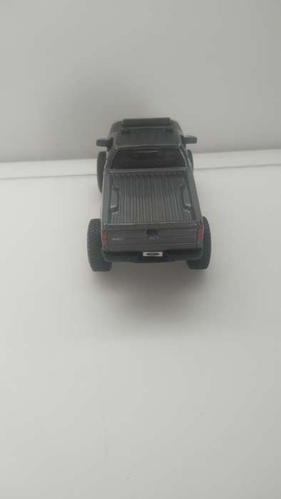 Maisto Ford F-150 XL 1:50 Scale Model