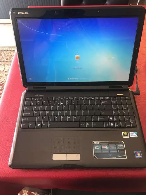 Asus K50ID Intel Pentium Dual Core T4400 , 2.2 GHz, 2 GB RAM, Nvidia Geforce GT320M 1 GB