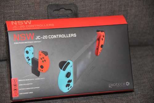NINTENDO SWITCH LEFT AND RIGHT WIRELESS CONTROLLER by GIOTECK JC-20 - SHOP DEMO