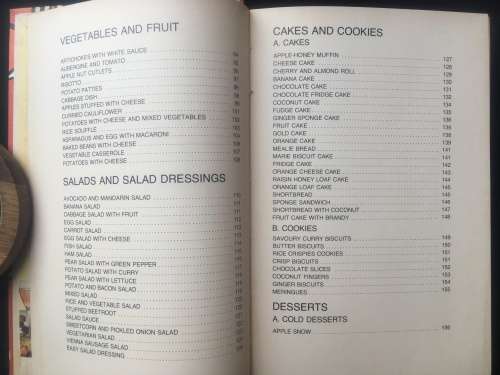 SOUTH AFRICAN QUICK AND EASY DISHES, ERINA BEZUIDENHOUT, R45.